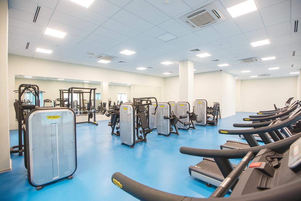 Sultan Palace Hotel Atyraū Exterior foto The gym at the University of Roehampton