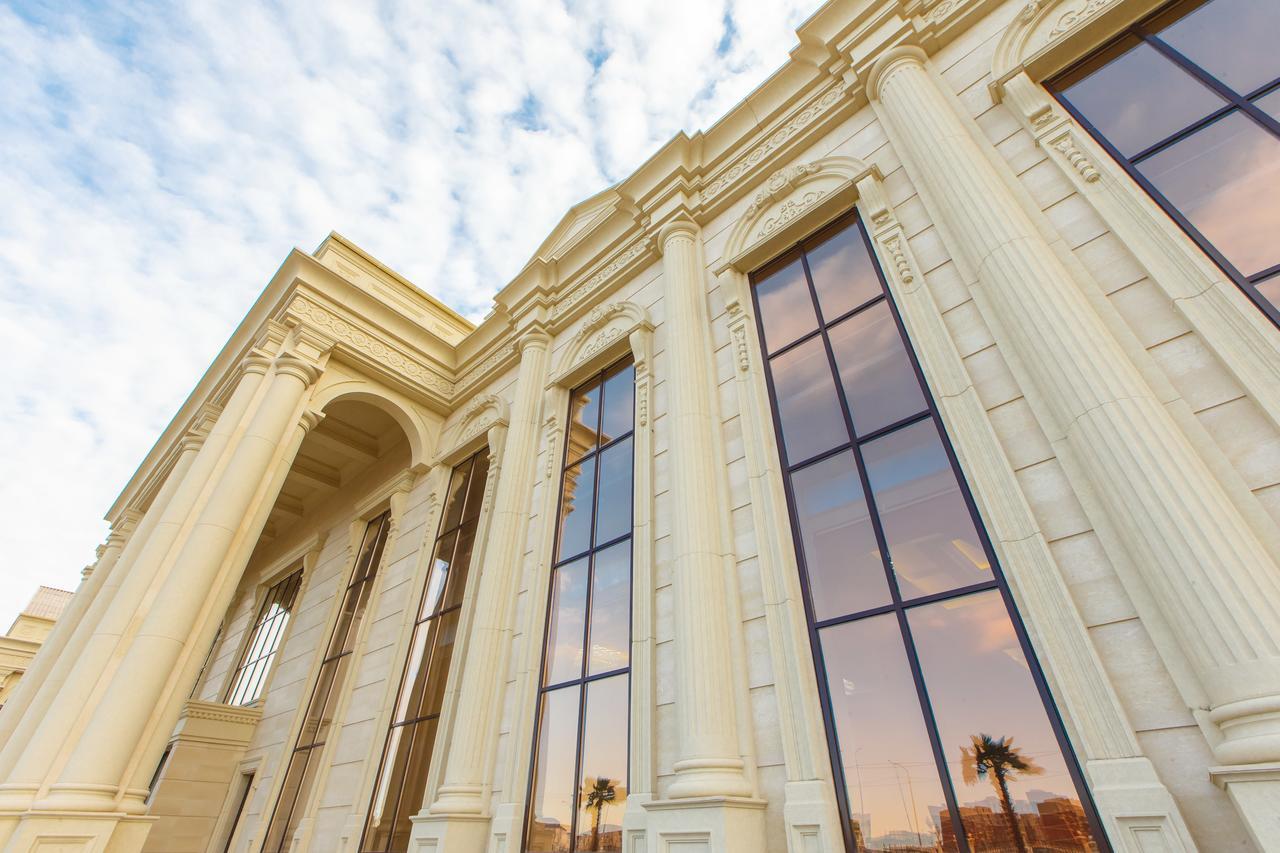 Sultan Palace Hotel Atyraū Exterior foto The exterior of the library